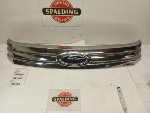2006-2009 Ford Fusion Chrome Upper Chrome Grille (Used OEM)