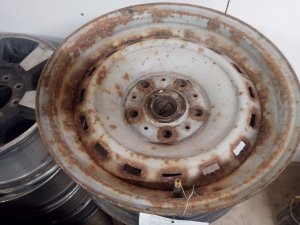 1976-1995 Chevrolet G10 Silver 15x6.5 5-Lug Silver Steel Rally Wheel (Used OEM)