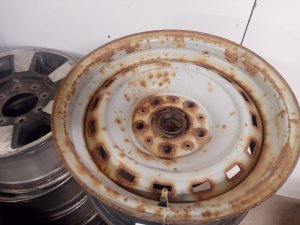 1976-1995 Chevrolet G10 Silver 15x6.5 5-Lug Silver Steel Rally Wheel (Used OEM)