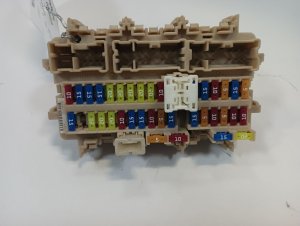2013-2020 Nissan Pathfinder Fuse Box (Used OEM)