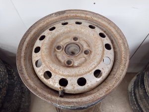 1992-1996 Honda Civic Silver 13x5 14-Hole Silver Steel Wheel (Used OEM)
