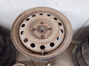 1992-1996 Honda Civic Silver 13x5 14-Hole Silver Steel Wheel (Used OEM)