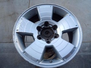2005-2015 Toyota Tacoma 5-Spoke Machined Silver Alloy Wheel (Used OEM)
