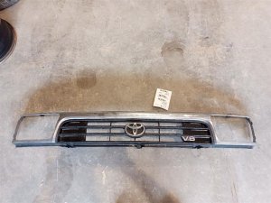 1992-1995 Toyota 4Runner Chrome Chrome Grille (Used OEM)