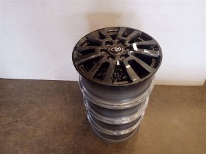 2024 Toyota Land Cruiser Gray 18x7 Painted Charcoal Alloy Wheel (Used OEM)