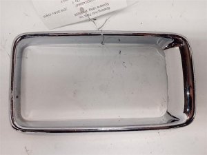 2014-2016 Jeep Grand Cherokee Black Upper Grille Assembly with Chrome Trim (Used OEM)