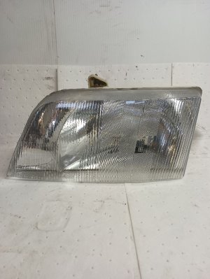  Volvo VNL Halogen Headlight Assembly - Left (Driver) (Used OEM)