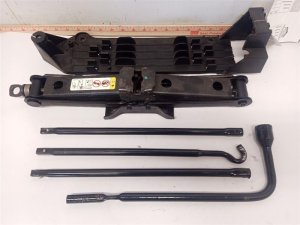 2008-2012 Jeep Liberty Scissor Jack (Used OEM)