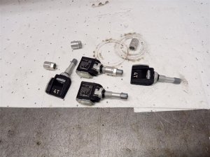 2021-2026 GMC Yukon Trailer Tire Pressure Monitoring System (TPMS) Sensor Set (Used OEM)