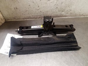 2009-2014 Volkswagen Routan Scissor Jack with Tools (Used OEM)