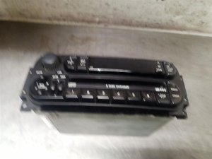 2004-2006 Jeep Wrangler AM/FM Radio 6-Disc CD Player Receiver (Used OEM)