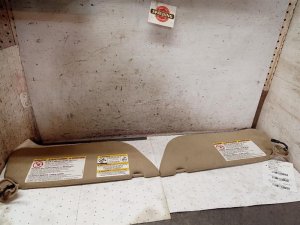 2003-2007 Ford F-550 Super Duty Sun Visor with Mirror - Left (Driver) (Used OEM)