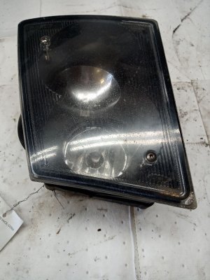  Volvo VNL Fog Light - Right (Passenger) (Used OEM)