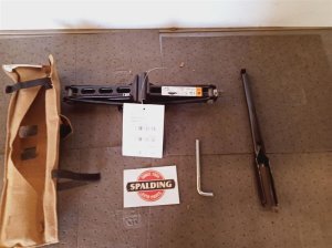 2009 Ford Taurus X Scissor Jack (Used OEM)