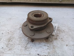 1998-1999 Dodge Ram 1500 Rear Wheel Hub Assembly - Right (Passenger) (Used OEM)