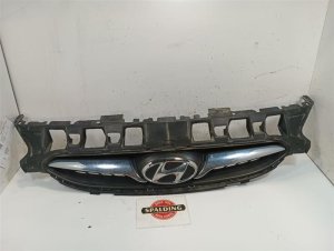2012-2014 Hyundai Accent Black Upper Grille (Used OEM)