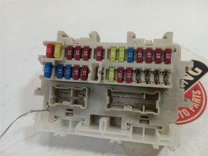 2007-2012 Nissan Sentra Fuse Box (Used OEM)