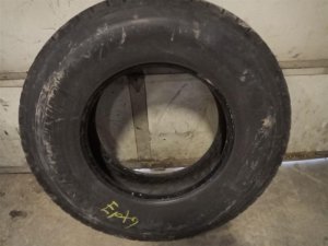  Volvo VNL Commercial Truck Tire (Used OEM)