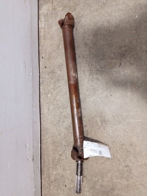 1999-2007 Chevrolet Silverado 2500 Drive Shaft - Front (Used OEM)