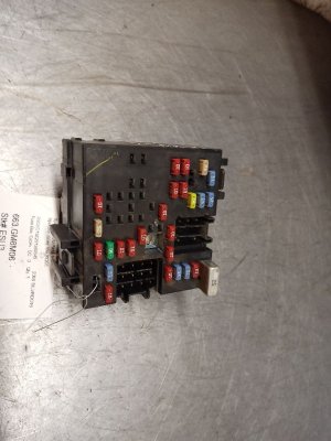 2003-2006 Chevrolet Silverado 1500 Fuse Box (Used OEM)