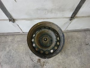 2001-2004 Toyota Tacoma Black 16-Hole Steel Wheel (Used OEM)