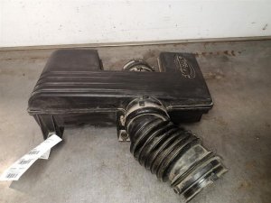2004-2006 GMC Canyon Engine Air Intake Tube and Resonator Assembly (Used OEM)