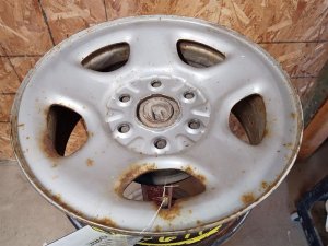 2000-2006 Chevrolet Tahoe Silver 16x6.5 6-Lug Steel Wheel (Used OEM)
