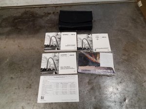 2015 GMC Yukon XL Owners Manual (Used OEM)
