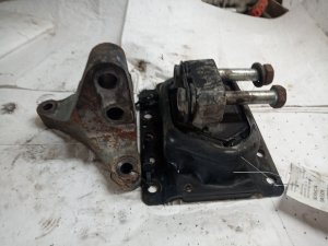  Volvo VNL Rear Engine Mount - Right (Passenger) (Used OEM)