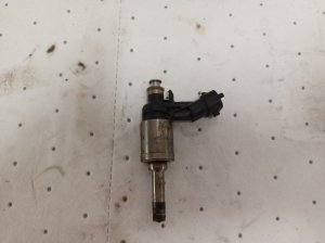 2012-2017 Buick Enclave Fuel Injector (Used OEM)