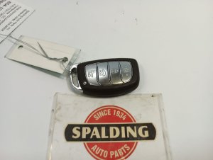 2015-2018 Hyundai Tucson 4-Button Smart Key Keyless Entry Transmitter (Used OEM)