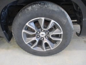 2022-2025 Chevrolet Silverado 1500 Gray 20x9 10-Spoke Machined Charcoal Alloy Wheel (Used OEM)