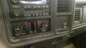 2003-2004 GMC Sierra 1500 Manual Temperature Control with Heated Seats (Used OEM)