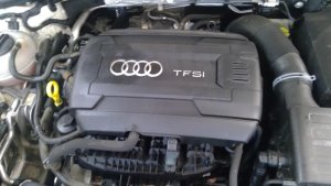 2017-2019 Volkswagen Golf Alltrack 2.0L Turbocharged Engine Cover (Used OEM)