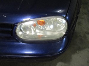 2002-2005 Volkswagen GTI Halogen Headlight Assembly - Left (Driver) (Used OEM)