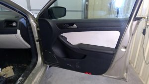 2015-2018 Volkswagen Jetta Black Door Interior Trim Panel - Front (Used OEM)