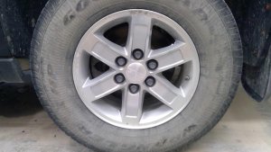 2007-2013 GMC Sierra 1500 Silver 17x7.5 6-Spoke Machined Silver Alloy Wheel (Used OEM)