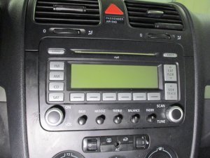 2006-2009 Volkswagen Jetta AM FM CD MP3 Radio (Used OEM)