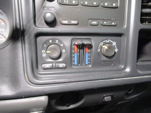 2005-2007 GMC Sierra 1500 Manual Temperature Control Module (Used OEM)