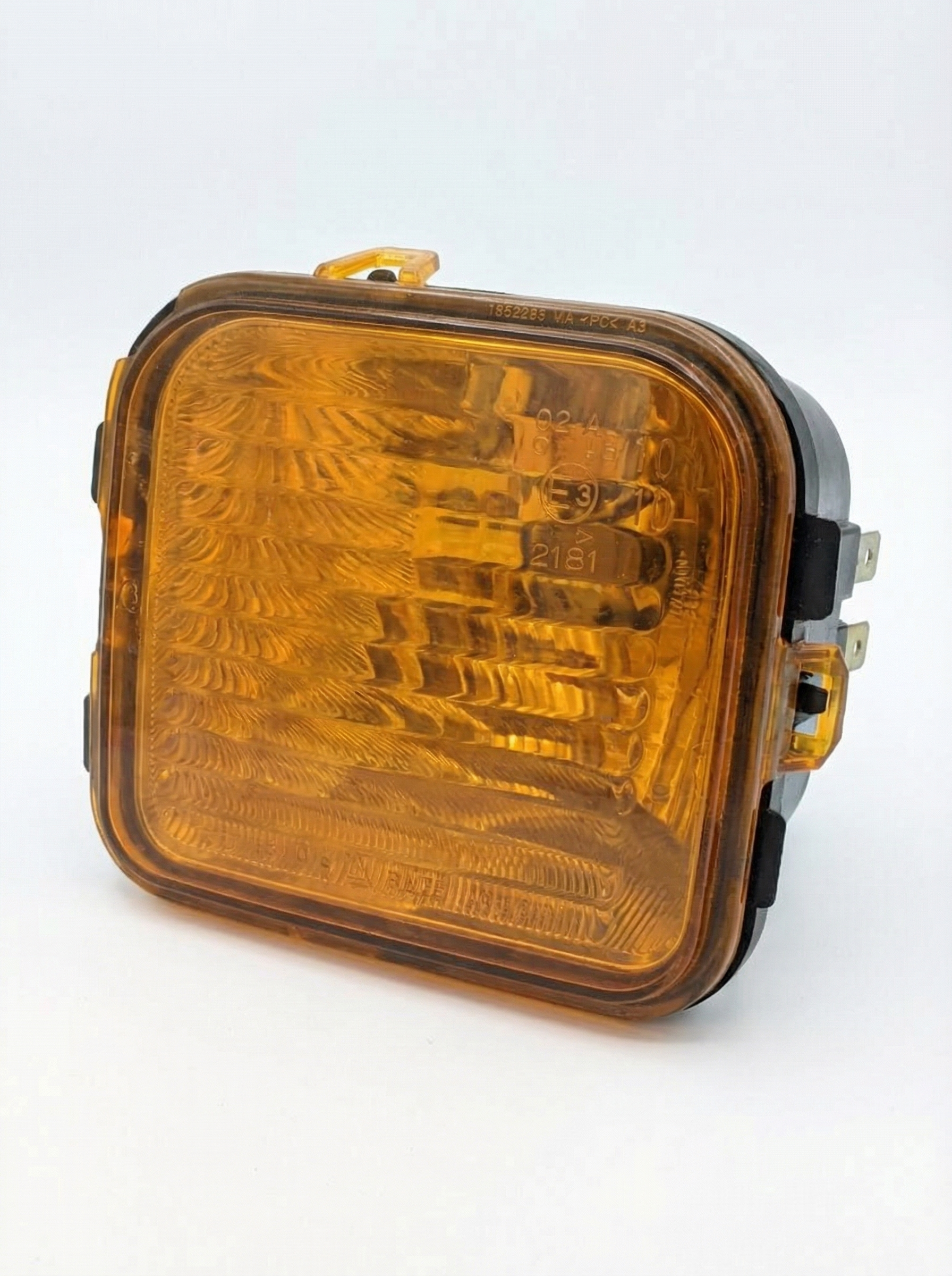 2009-2010 Hummer H3T Turn Signal Light Assembly - Left (Driver) (Used OEM)