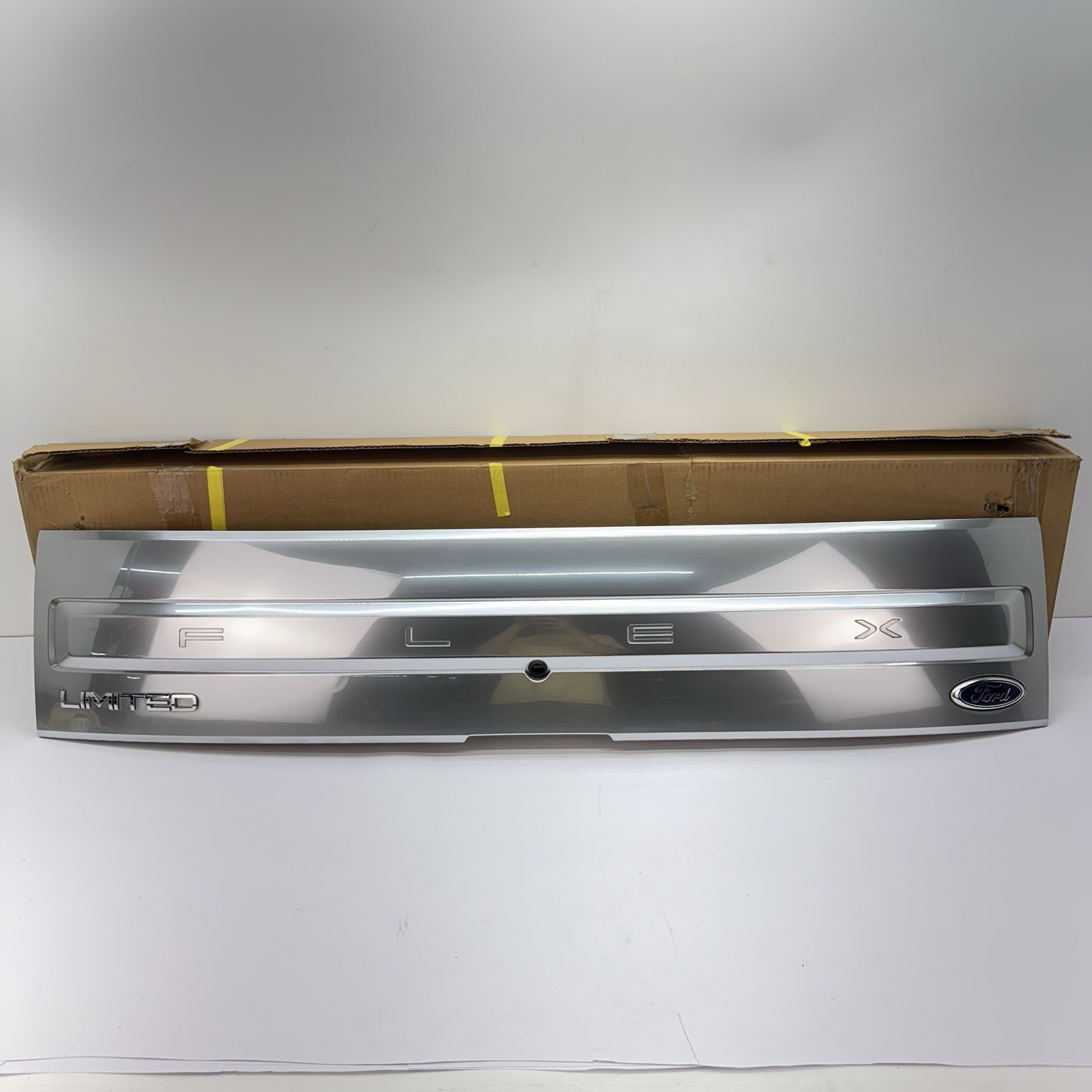 2013-2019 Ford Police Interceptor Sedan Chrome Chrome Trunk Decklid Trim Finish Panel (Used OEM)