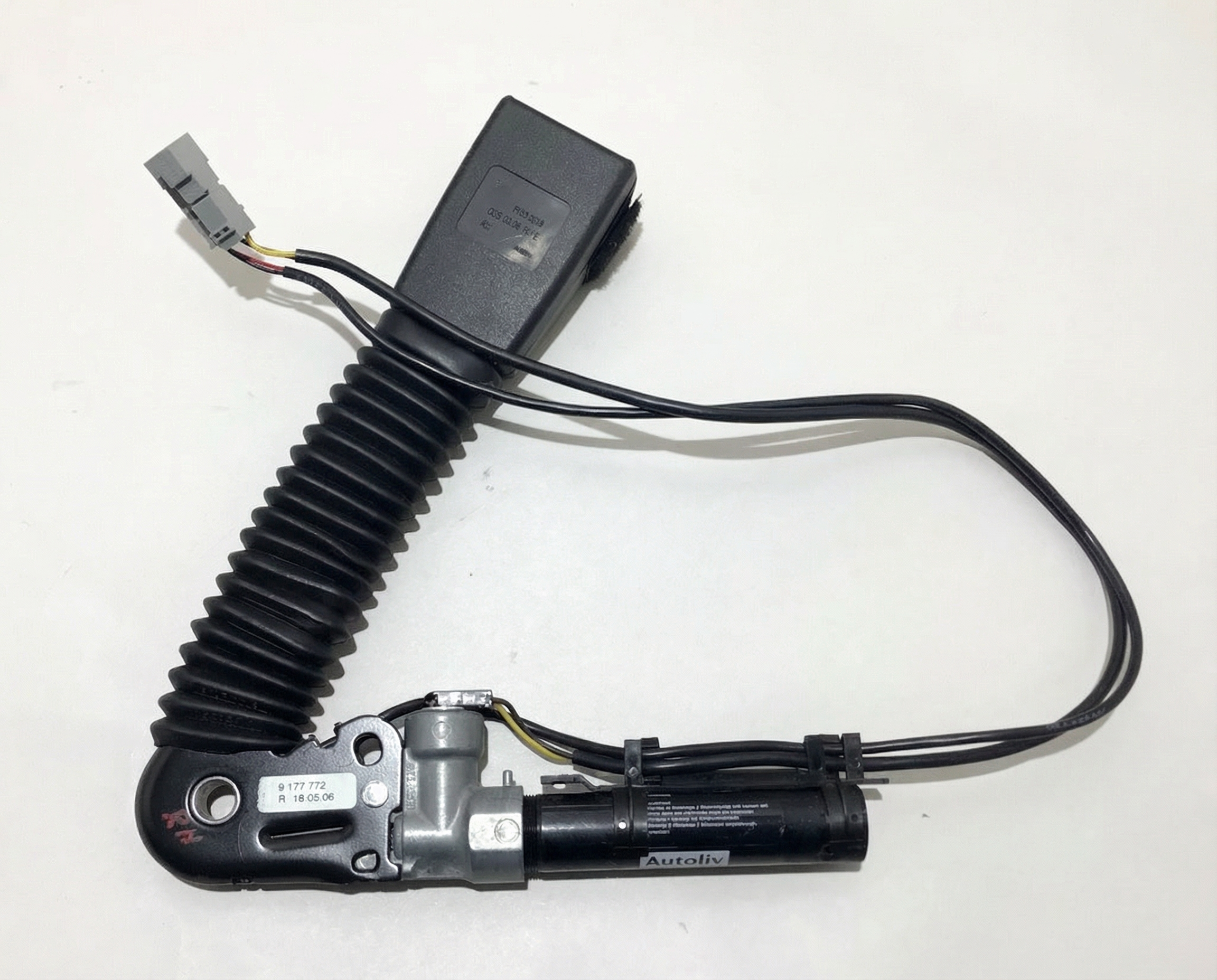 2008-2013 BMW M3 Black Seat Belt Buckle with Pretensioner - Front (Used OEM)