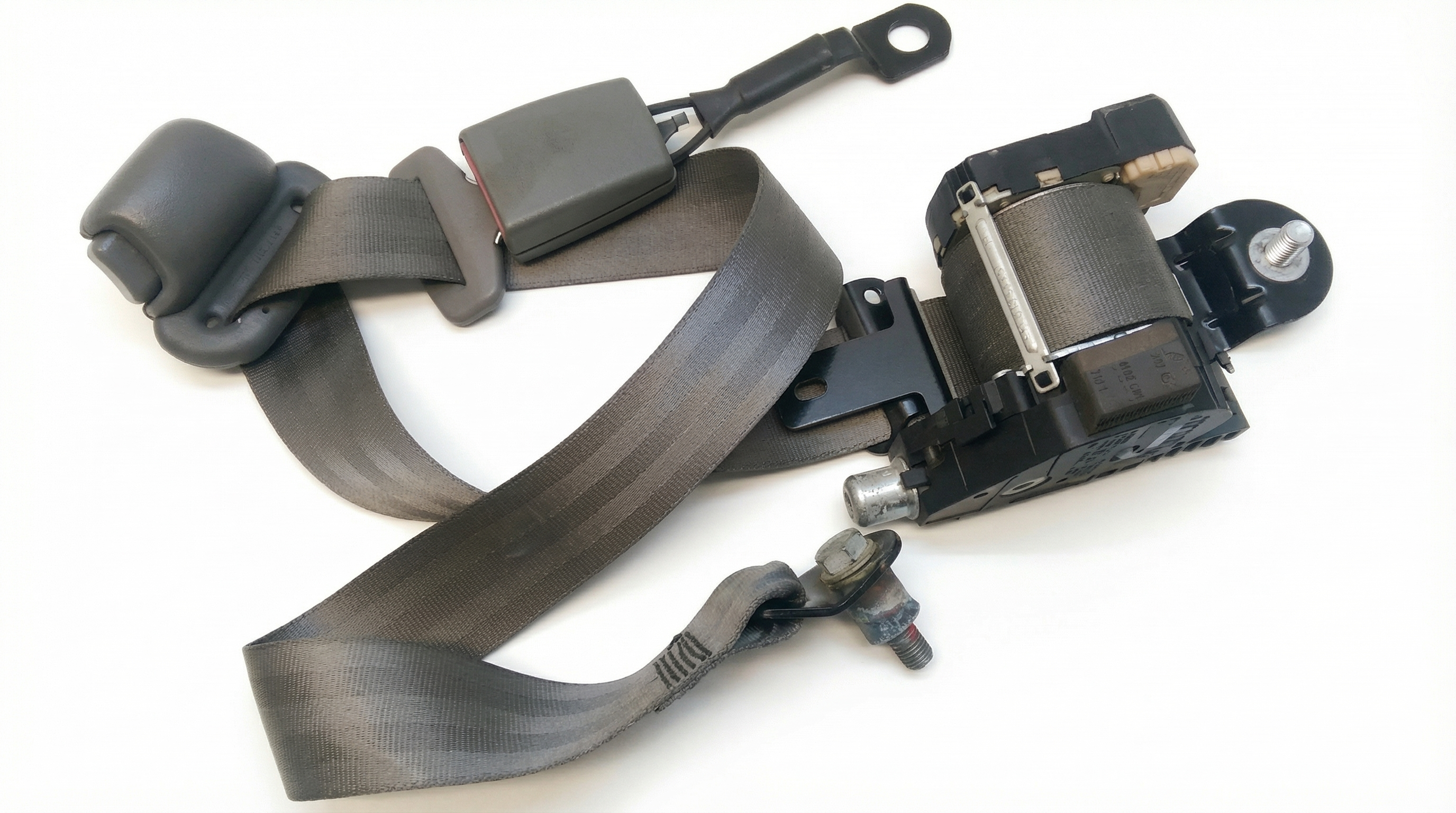 2006-2008 Suzuki Forenza Gray Seat Belt Buckle with Pretensioner - Front (Used OEM)