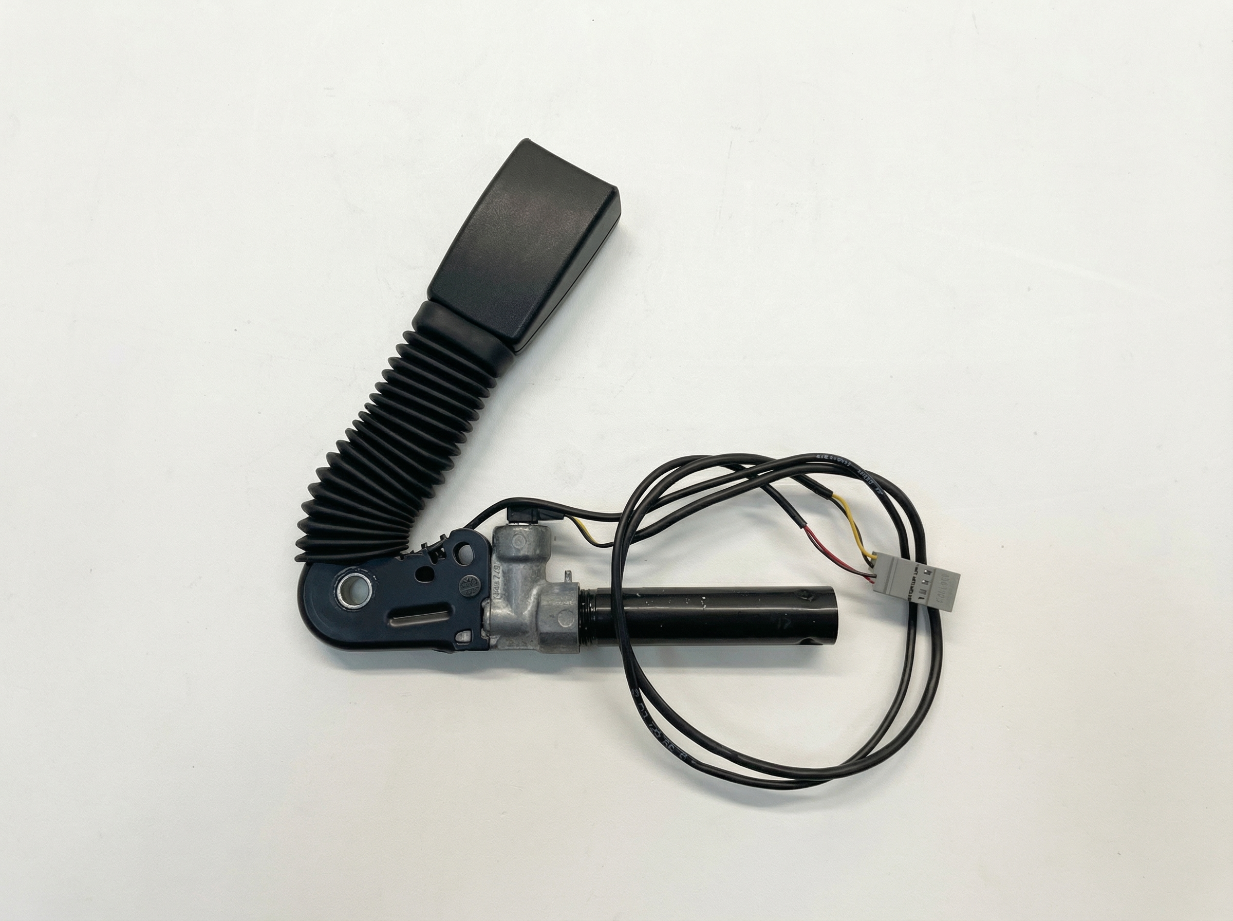 2007-2015 Mini Cooper Black Seat Belt Buckle with Pretensioner - Front (Used OEM)