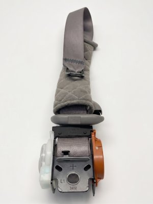 2013-2018 Hyundai Santa Fe Brown Seat Belt Buckle - Front, Left (Driver) (Used OEM)