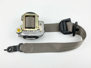 2003-2004 Mercedes-Benz E350 Gray Seat Belt Buckle Assembly with Pretensioner - Front (Used OEM)