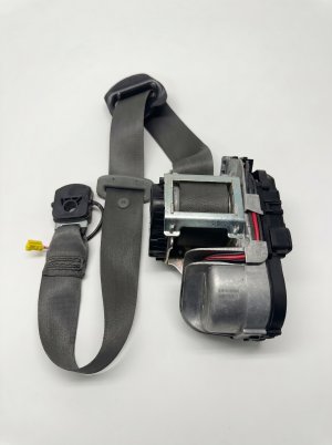 2007-2008 Mercedes-Benz S600 Black Seat Belt Buckle with Pretensioner - Front, Left (Driver) (Used OEM)