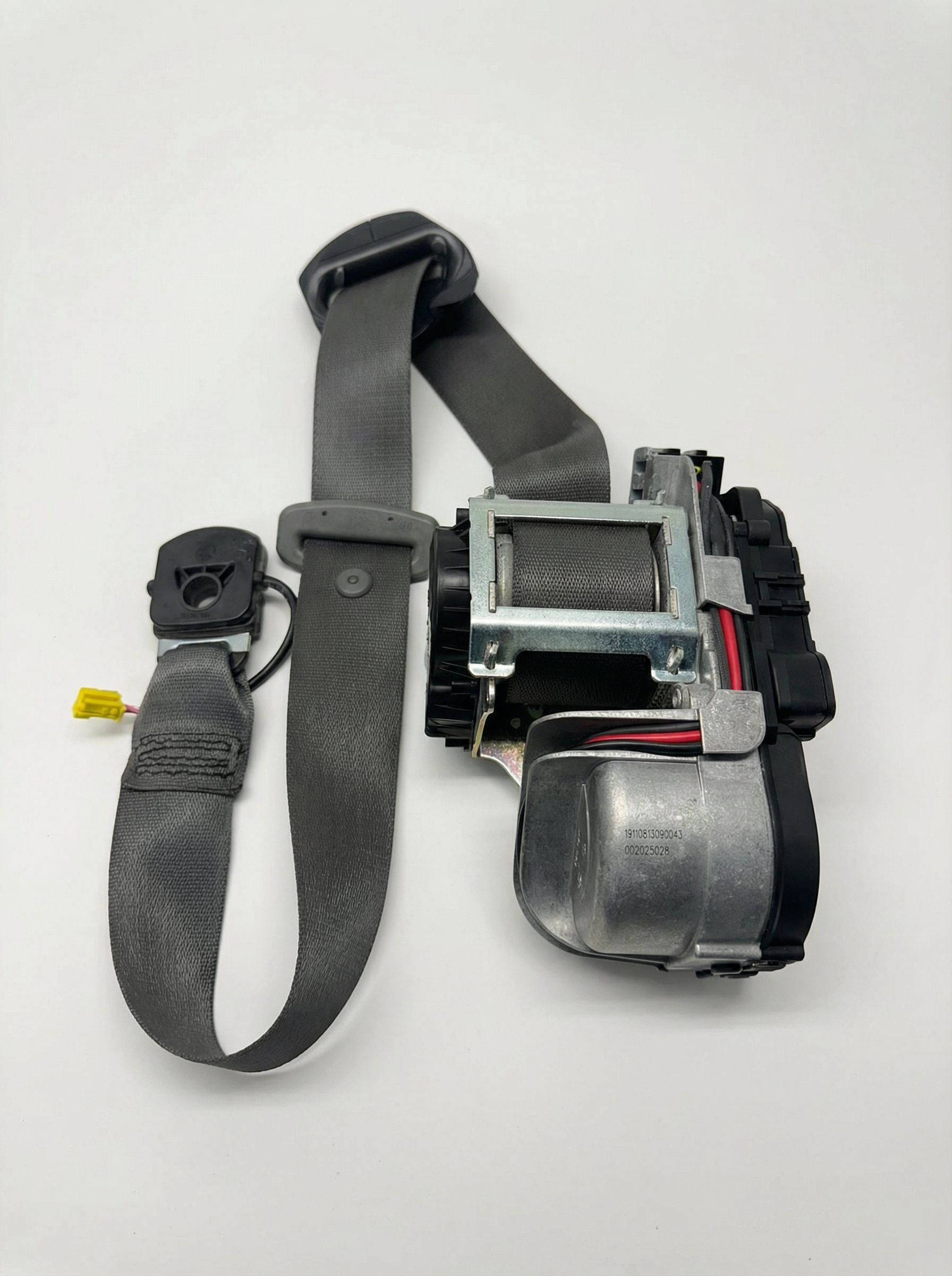 2007-2008 Mercedes-Benz S600 Gray Seat Belt Buckle with Pretensioner - Front (Used OEM)