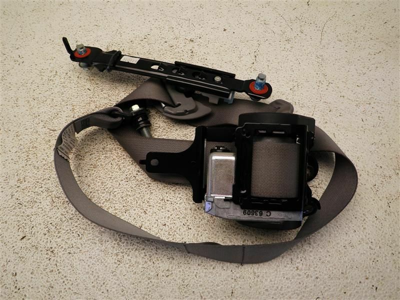 2007-2010 Hyundai Elantra Gray Seat Belt Assembly with Pretensioner - Front (Used OEM)