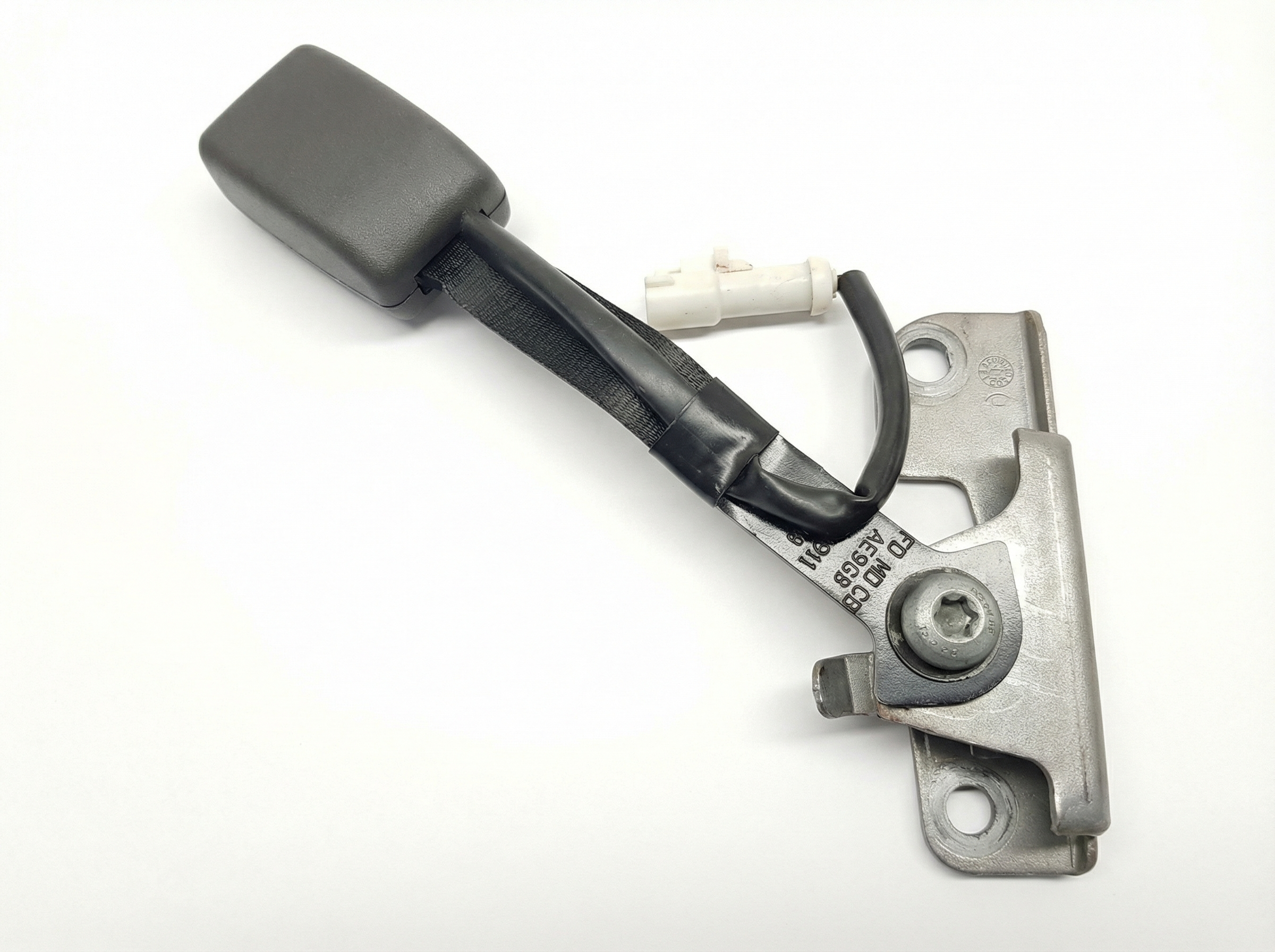 2006 Lincoln Zephyr Black Bucket Seat Belt Buckle - Front (Used OEM)